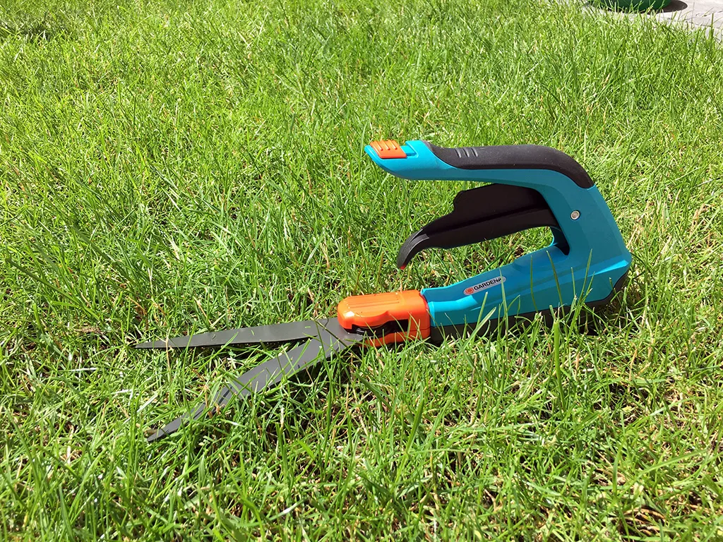 Mechanische Comfort Handrasenschere von Gardena: Ergonomisch geformt