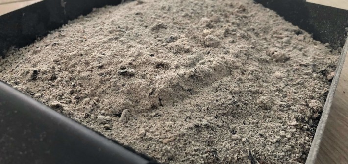 Ist Holzasche als Rasendünger geeignet?