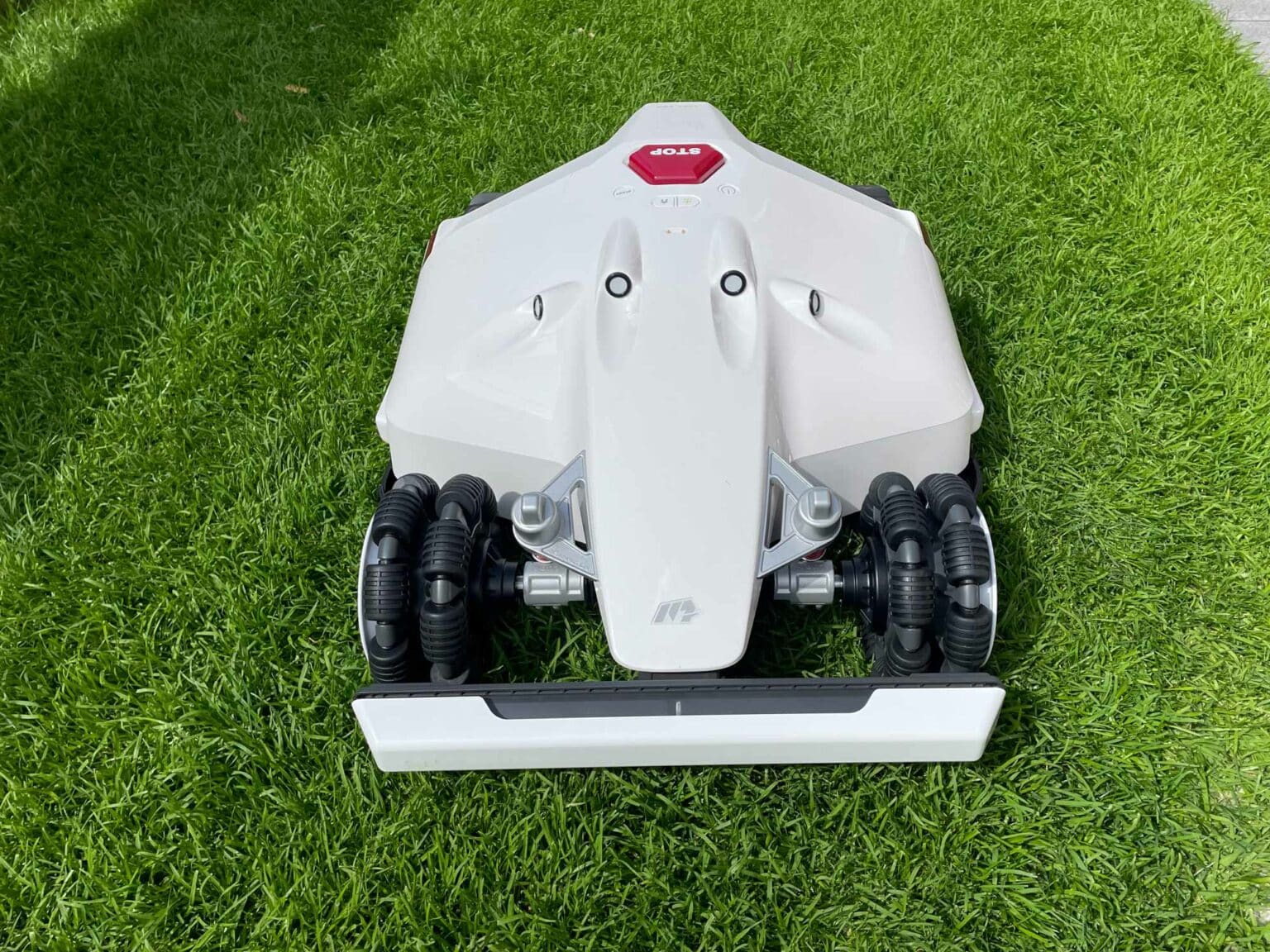 Luba AWD 1000 Unsere Erfahrungen mit dem RTK Mähroboter