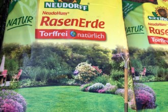 Gute Rasenerde kaufen - Welche Zusammensetzung wählen?