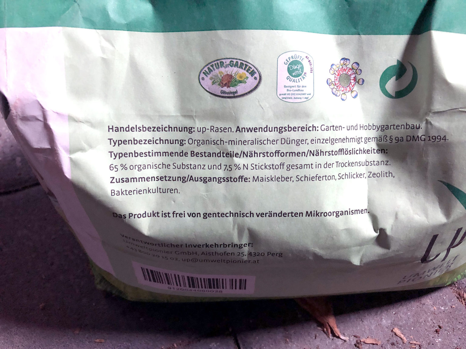 Organischer Rasendünger von Umweltpionier im Test
